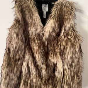 FULL TILT FAUX FUR VEST